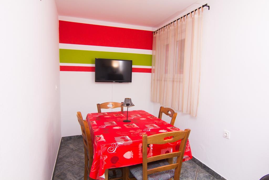 Apartmani Zuzic Krk Town Camera foto