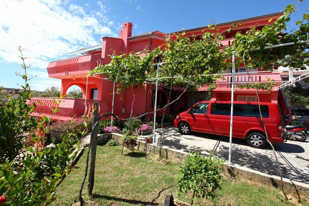 Apartmani Zuzic Krk Town Esterno foto