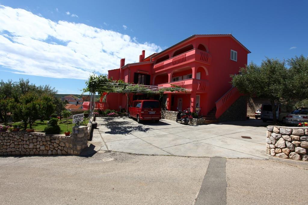Apartmani Zuzic Krk Town Esterno foto
