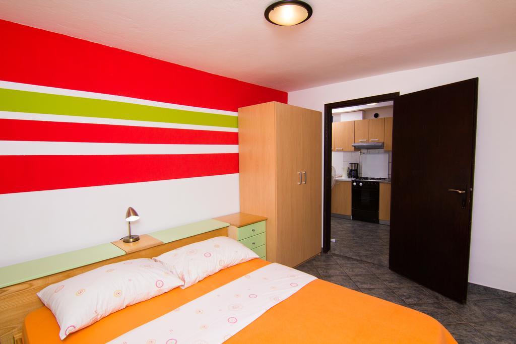 Apartmani Zuzic Krk Town Camera foto