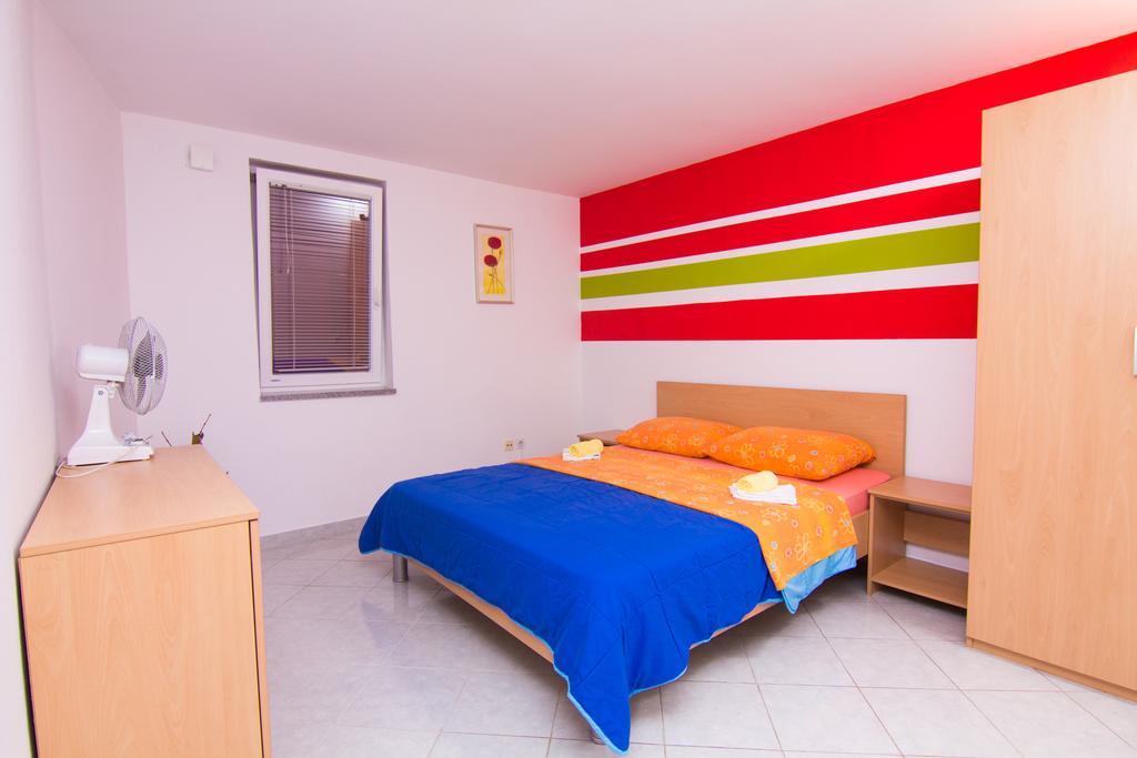 Apartmani Zuzic Krk Town Camera foto